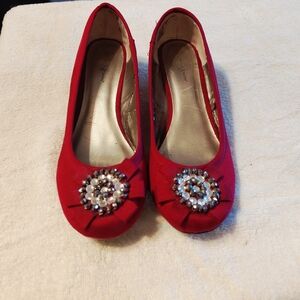 Elegant Red Women's Shoes with Embellished Detail